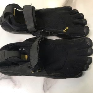 Vibram 5 finger shoe sz 7.5